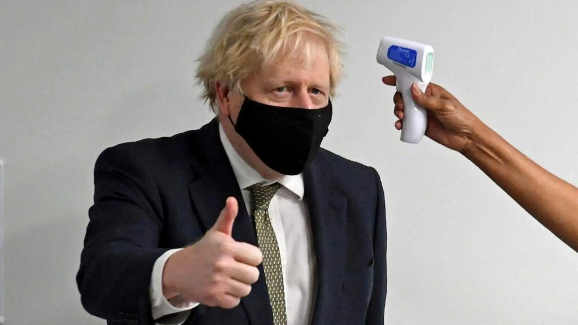 el primer ministro de reino unido boris johnson